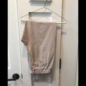 Vineyard vine khaki pants
